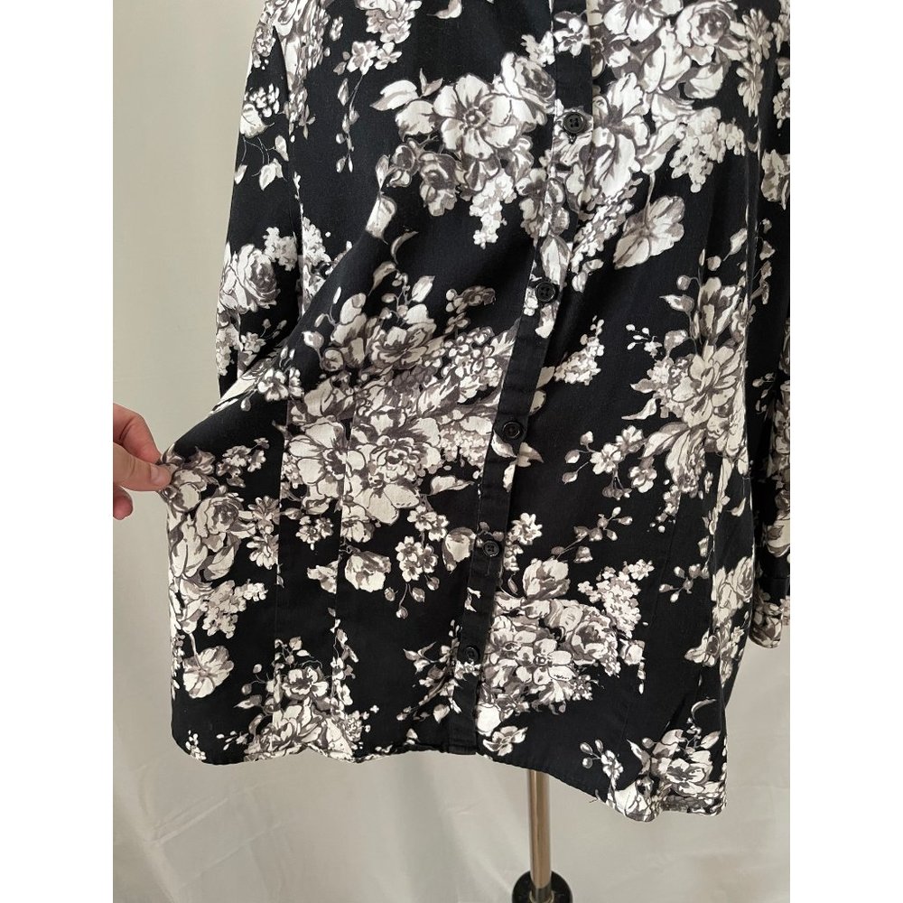 Van Heusen Studio Black/White Floral Print 3/4 Sleeve Button Down Shirt - Picture 3 of 11